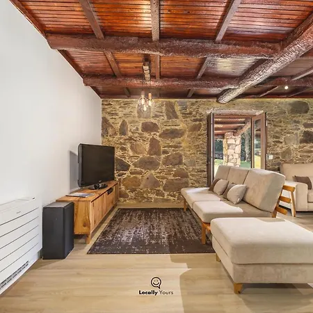 Casa Do Monte Locally Yours